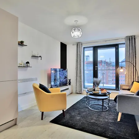 Apartament Avalora Short Lets & Serviced Accommodation - 2Bed & 2Baths Ensuite, Parking, Balcony, Wi-Fi, Netflix, Media City