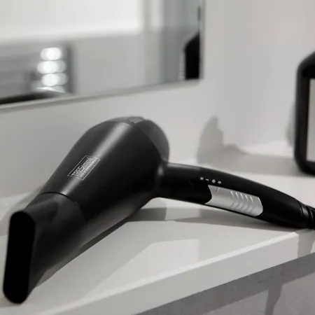 Avalora Short Lets & Serviced Accommodation - 2Bed & 2Baths Ensuite, Parking, Balcony, Wi-Fi, Netflix, Media City Lägenhet *