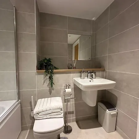 Penthouse Flat In Apartment *