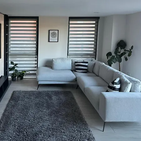 Riverside Wharf - Free Parking, Business, Couples & Families *