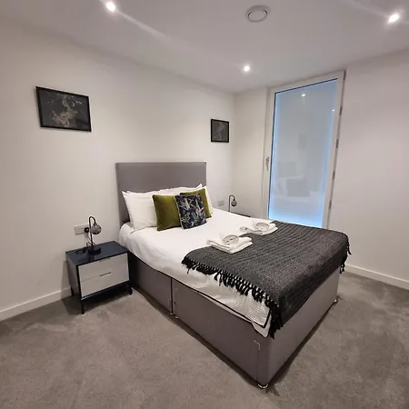 Trafford Modern 1 Bed With Cinema 아파트