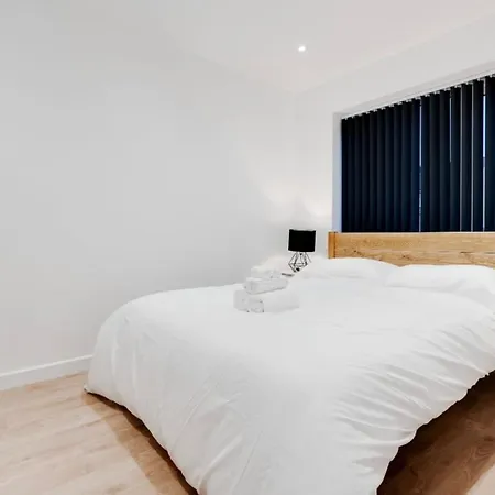 New Build Haven - Close To Centre - Etihad Holiday home