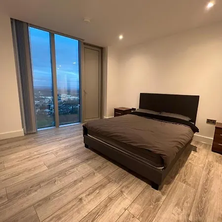 Cozy 2 Bed Flat Free Parking, City Centre مانشستر