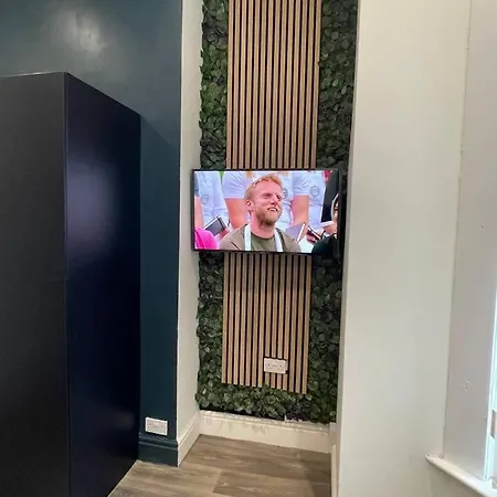 Deluxe In 20 Percent Off For Drake Concert Attendees! Manchester