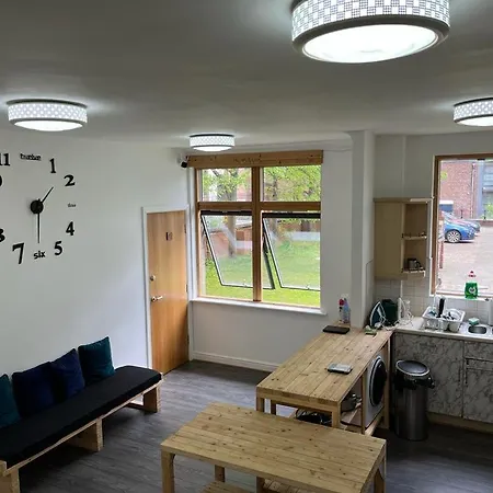 Centre 3 * Manchester