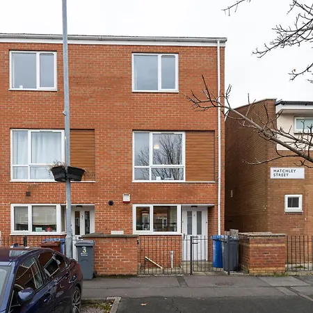 Beautiful 4 Bed House In Free Parking Semesterbostad Manchester