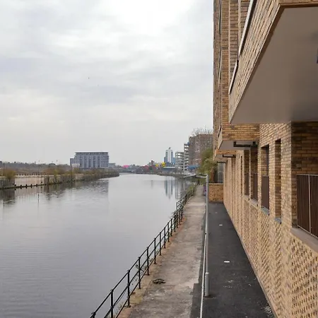 Appartement Balcony, Waterfront, En-suite, Roof Terrace, Yogo Exercise Studio, City Views Salford