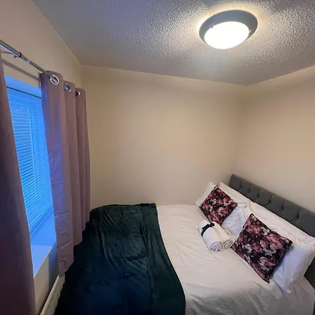 New Getaway - Free Gated Parking With Fob Manchester