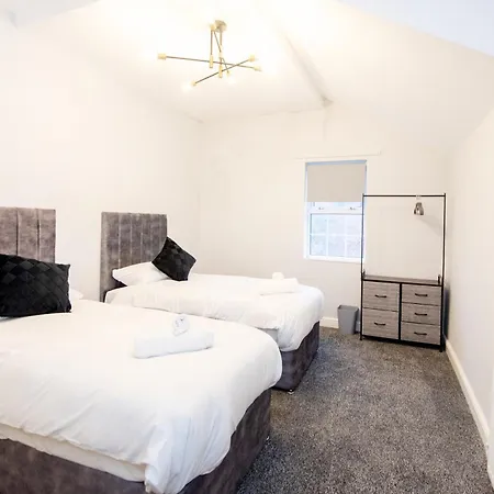 Benoit Apartman Manchester