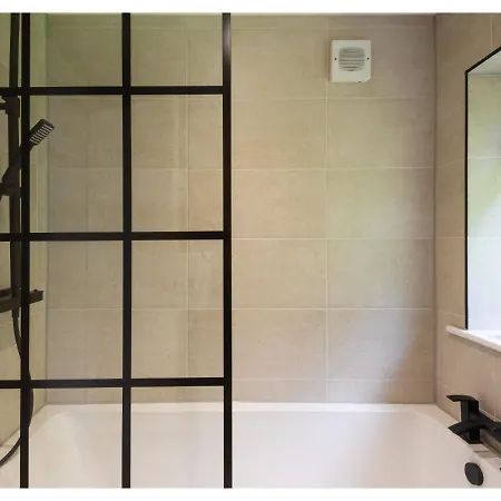 Cozy 3 Bd House, Perfect For Large Group Of 6 * Manchester