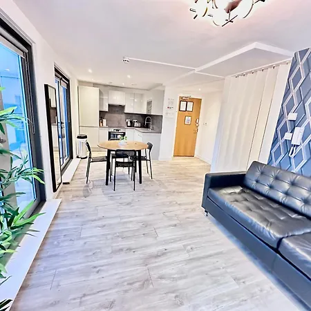 Apartamento Centre, Floor Apartment, Two Balconies Mánchester