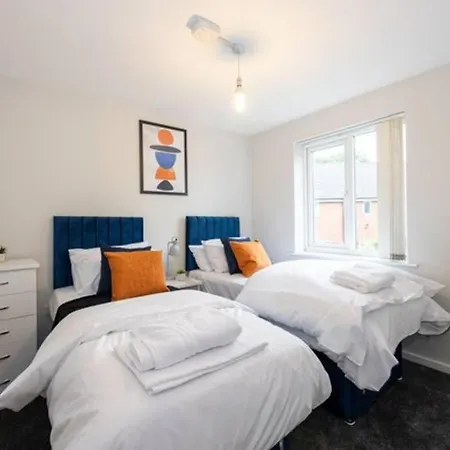 Daire 4 Bed House In Salford, Sleeps 7 With Car Space Manchester