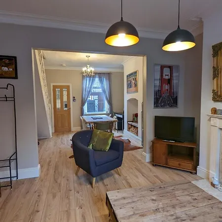 Hotel Warm Family 2db House!