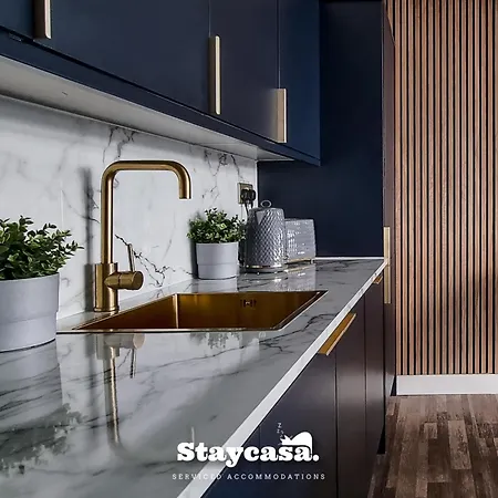 Luxury Penthouse Skyline 23rd Floor *