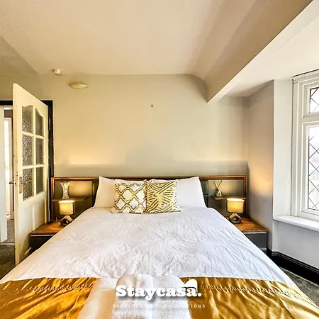 5br Jacuzzi, Garden & Parking * Manchester