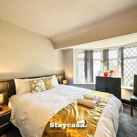 5br Jacuzzi, Garden & Parking Nyaraló Manchester