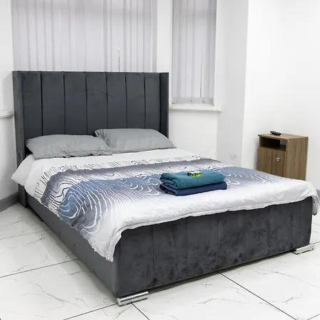 Hills View Apartment Manchester