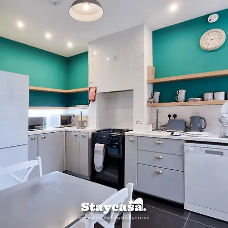 Holiday home Charming 6-bed Near Alexandra Park - Free Parking Manchester
