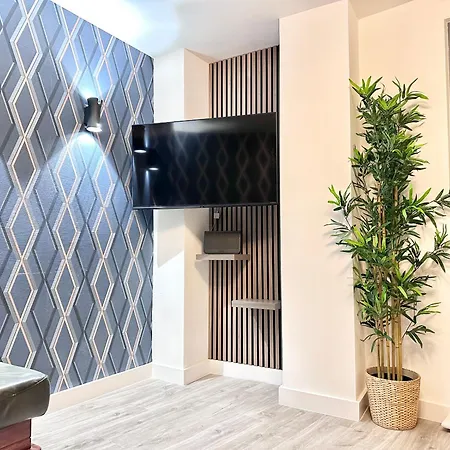 Centre, Floor Apartment, Two Balconies מנצ'סטר