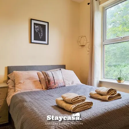 Spacious 5br In Leafy Withington Manchester