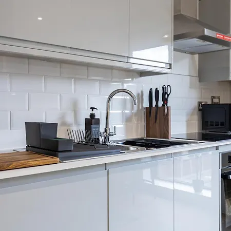Oscar House - 2 Bed Apartment Manchester