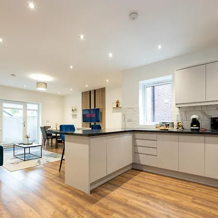 Vibrant 2br In Chorlton, Free Parking Apartamento *