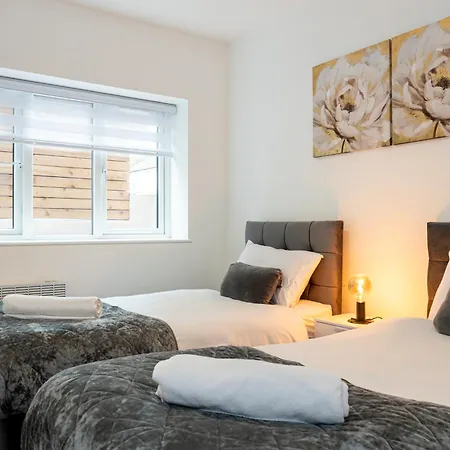 Vibrant 2br In Chorlton, Free Parking