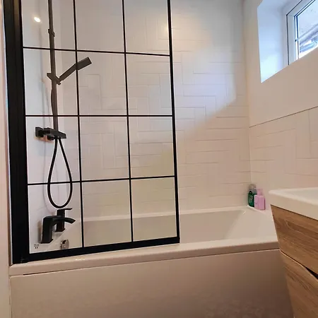 Lovely House In Great Location Manchester