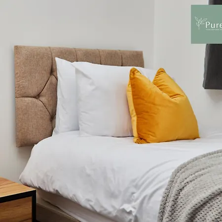 Vakantiehuis Stylish 5-bedroom Retreat Sleeps 9 By Purestay Manchester