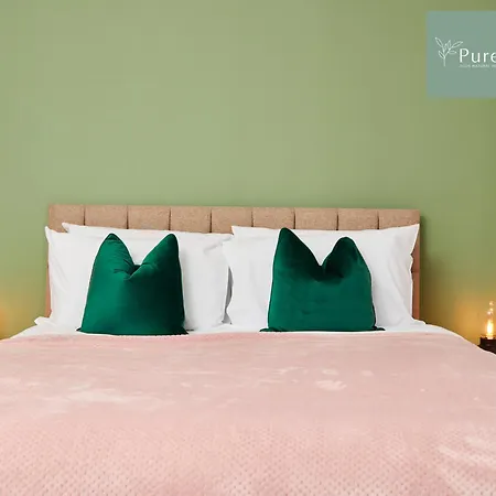 Сasa de vacaciones Stylish 5-bedroom Retreat Sleeps 9 By Purestay Mánchester