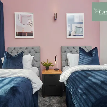 Fabulous House - 5 Beds Sleeps 8 - Free Parking - By Purestay * Manchester