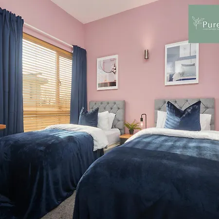 Feriehus Fabulous Manchester House - 5 Beds Sleeps 8 - Free Parking - By Purestay Manchester