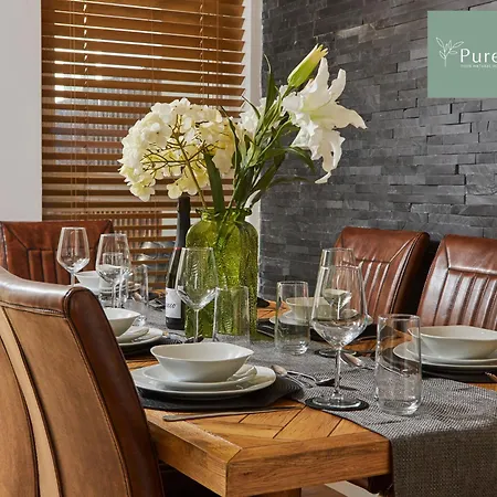 Fabulous House - 5 Beds Sleeps 8 - Free Parking - By Purestay Dom wakacyjny Manchester