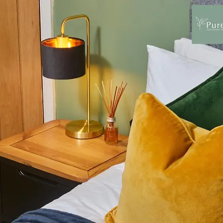 Big Contractor House With 6 Beds & Free Parking By Purestay - 14 Night Min!