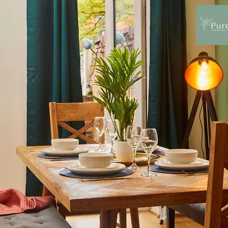 Big Contractor House With 6 Beds & Free Parking By Purestay - 7 Night Min! Дом отдыха