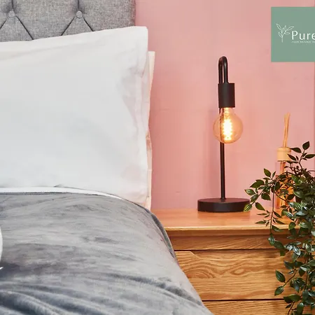 Big Contractor House With 6 Beds & Free Parking By Purestay - 14 Night Min! *