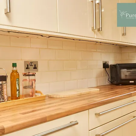 Big Contractor House With 6 Beds & Free Parking By Purestay - 14 Night Min! * Manchester