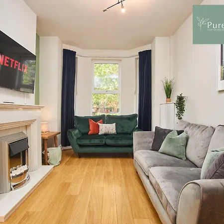 Big Contractor House With 6 Beds & Free Parking By Purestay - 7 Night Min! Feriehus *