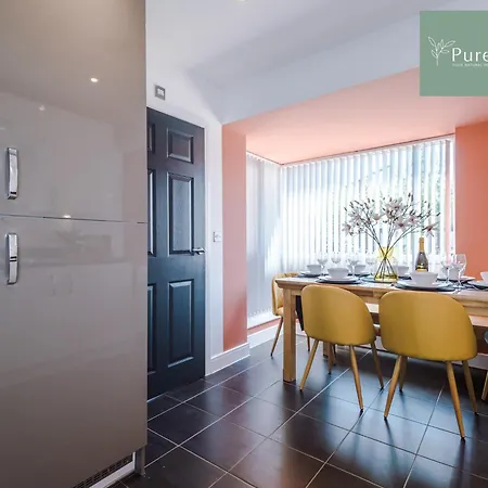 Designer House: Stadium-adjacent Villa *