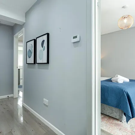 Free Parking 5 Minutes From Centre