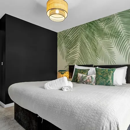 Free Parking Luxury Safari House 度假居 *