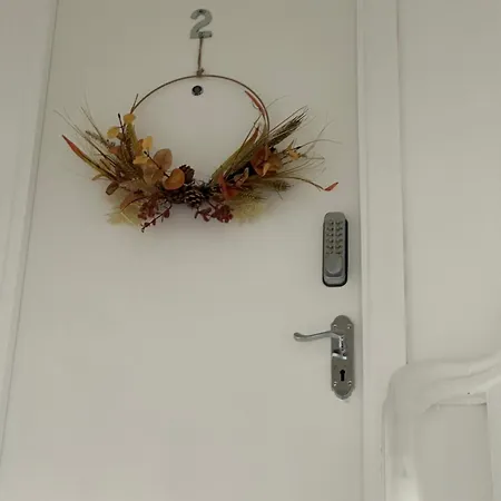 2 Bedroom Flat Close To City, Stadium And Coop Arena