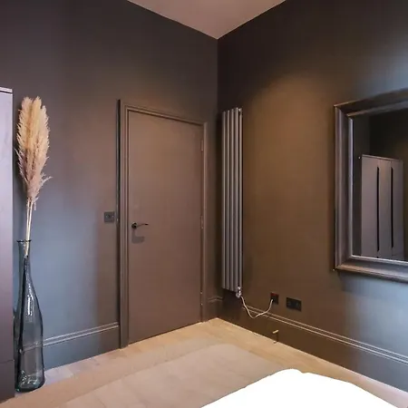 Midnight By The Heim Residences Apartment *