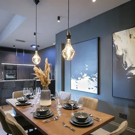 Midnight By The Heim Residences 맨체스터