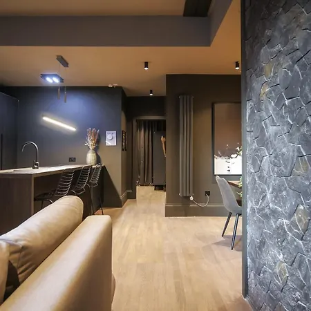 아파트 Midnight By The Heim Residences *