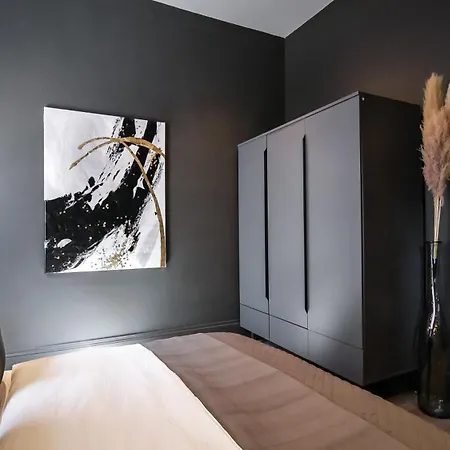 Midnight By The Heim Residences 맨체스터