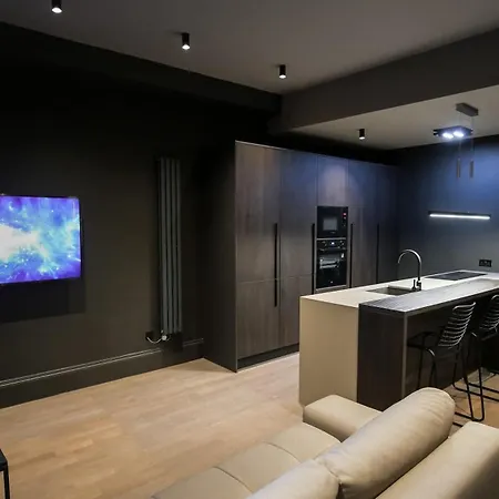 아파트 Midnight By The Heim Residences *