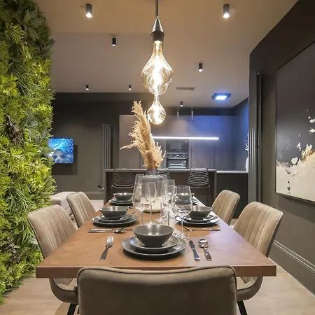 Apartment Midnight By The Heim Residences Manchester