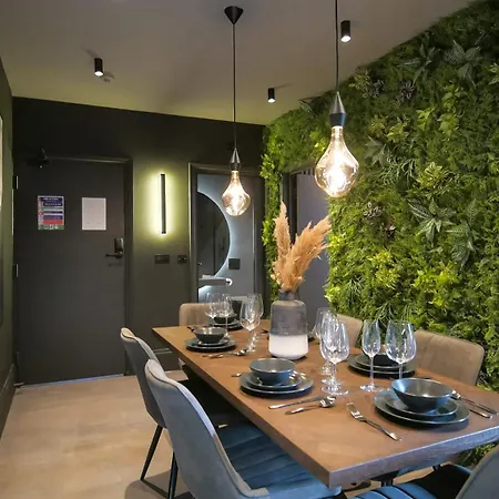 Midnight By The Heim Residences