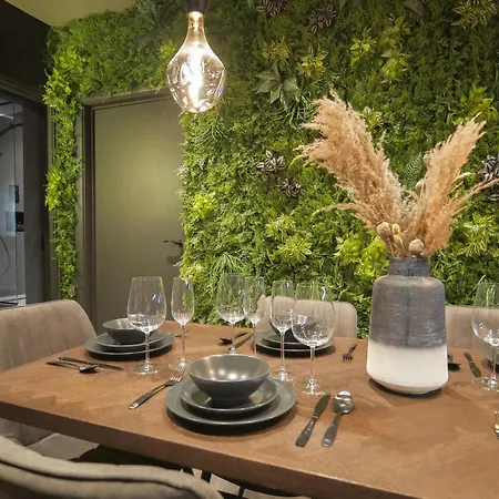 Midnight By The Heim Residences 아파트 *
